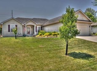 5205 NW Courtland Dr, Topeka, KS 66618
