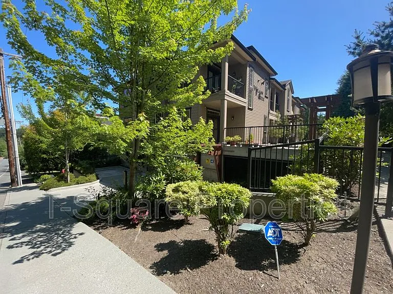 9505 NE 180th St #102 — Photo 11
