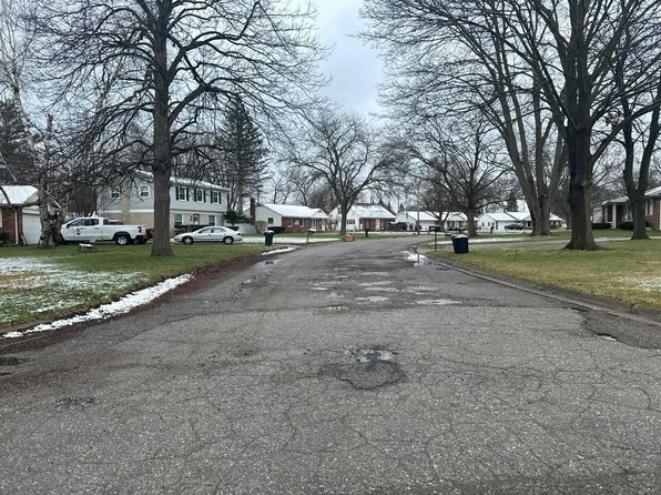 1379 Williamsburg Rd, Flint, MI 48507