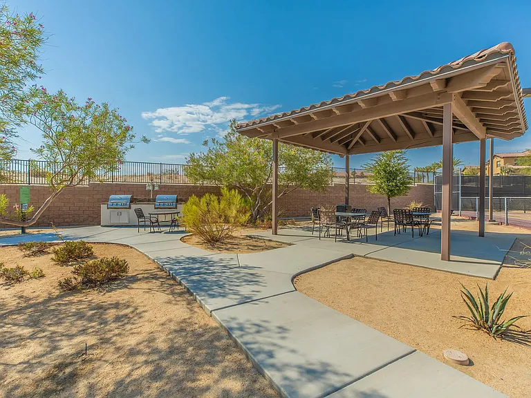 Vineyards at Palm Desert Apartment Homes — Photo 12