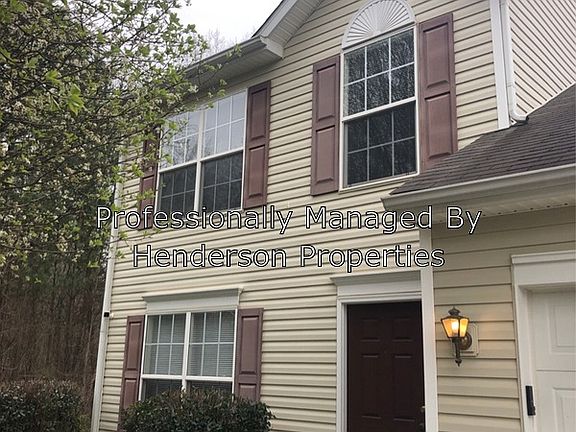 3rd image of 5216 Holbert Cres