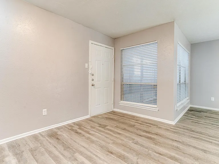 Vista Buena Apartments — Photo 31