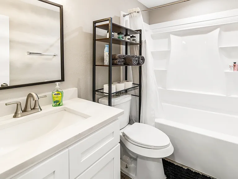 1005 Summer Court Cir #C — Photo 15