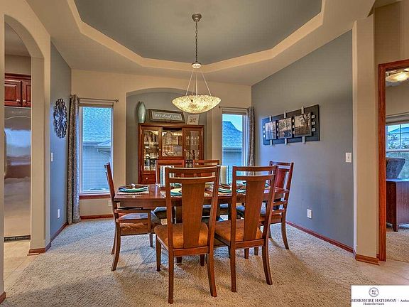2nd image of 703 S 200th St