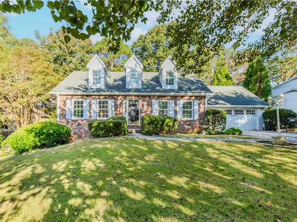 5352 Waterford Dr, Atlanta, GA 30338