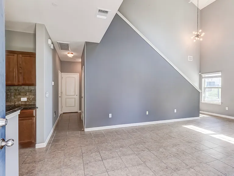 1620 Bryant Dr #904 — Photo 7