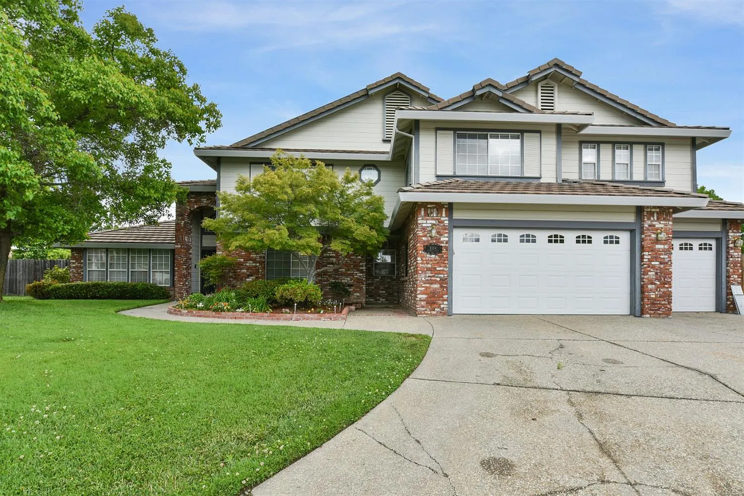 5104 Foxmoor Ct photo 1