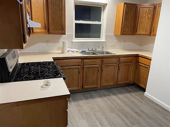 2nd image of 32 Virgil St Floor 1