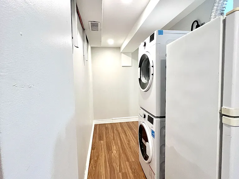 5285 Woodhaven Ct #BASEMENT — Photo 14