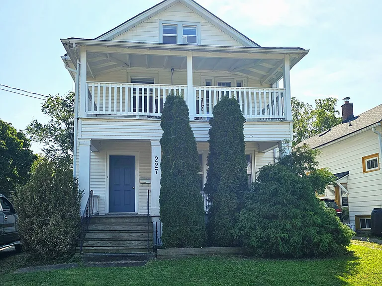 227 Bowen Rd — Photo 1