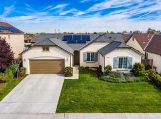 1072 W Muir Way, Hanford, CA 93230