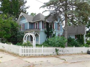 101 E Catlin St, Elizabeth, IL 61028