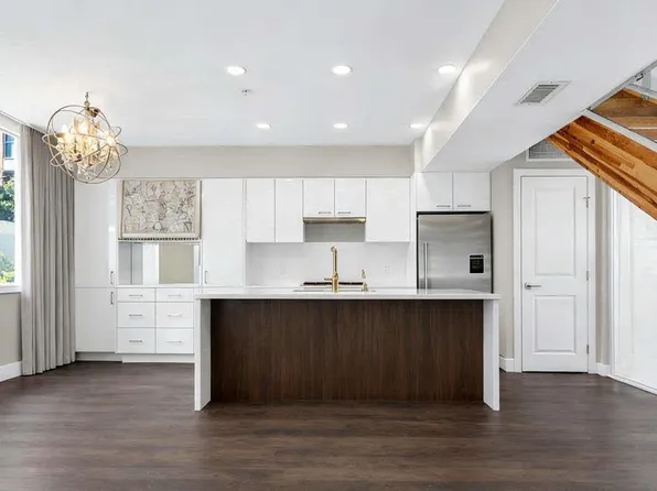 6395 Cambie St, Vancouver, BC V5Z 3B2