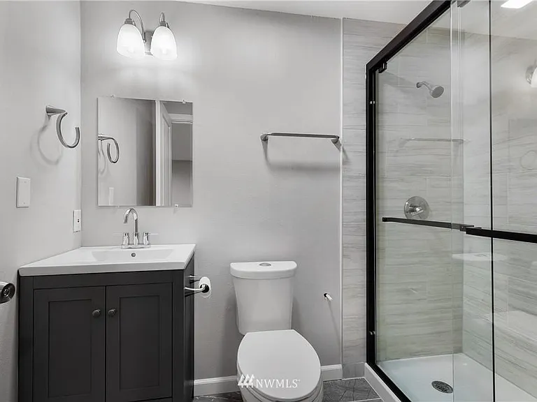 1034 Newport Ct NE — Photo 10