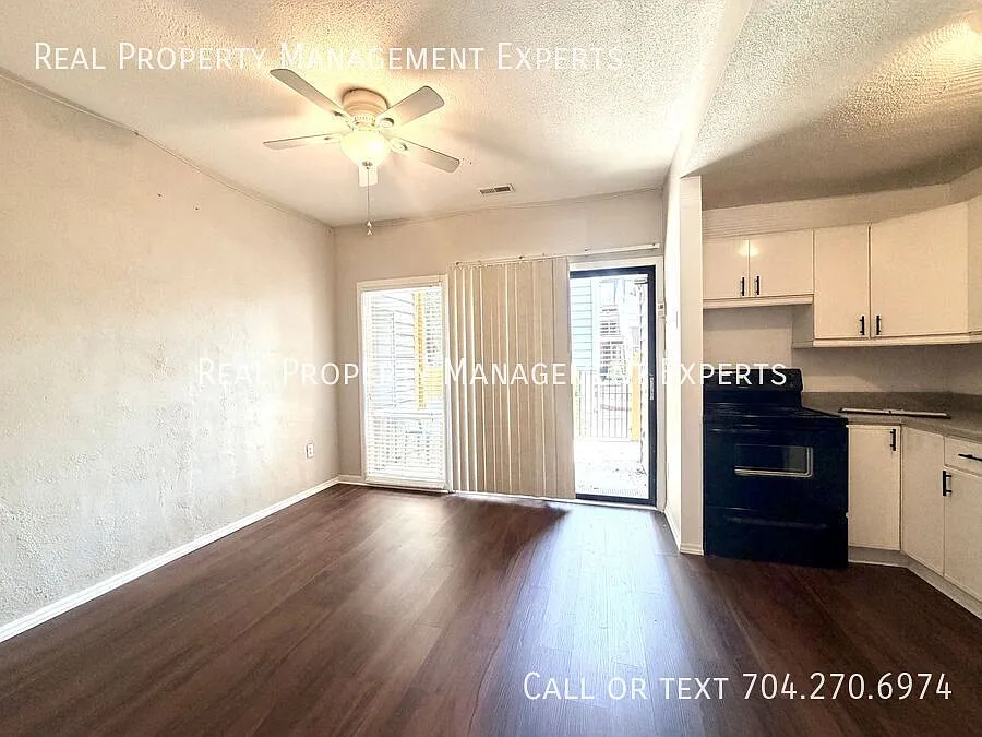 Charming 2BR/2BA Condo in the heart of Historic Fourth Ward. — Photo 3