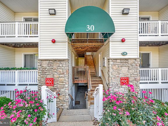 3rd image of 30 Wild Oak Ln #30103