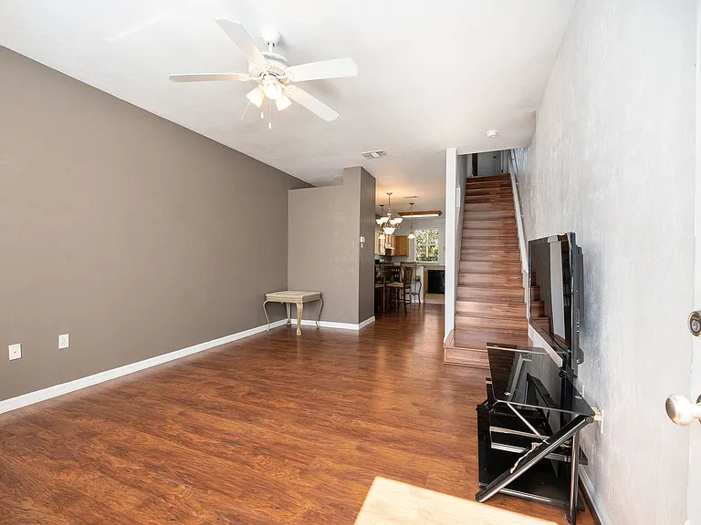 3910 SW 20th Ave #1403 — Photo 2