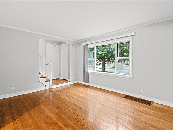3rd image of 9932 S Yates Blvd #Townhouse