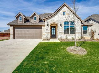 297 Resting Place Rd, Waxahachie, TX 75165