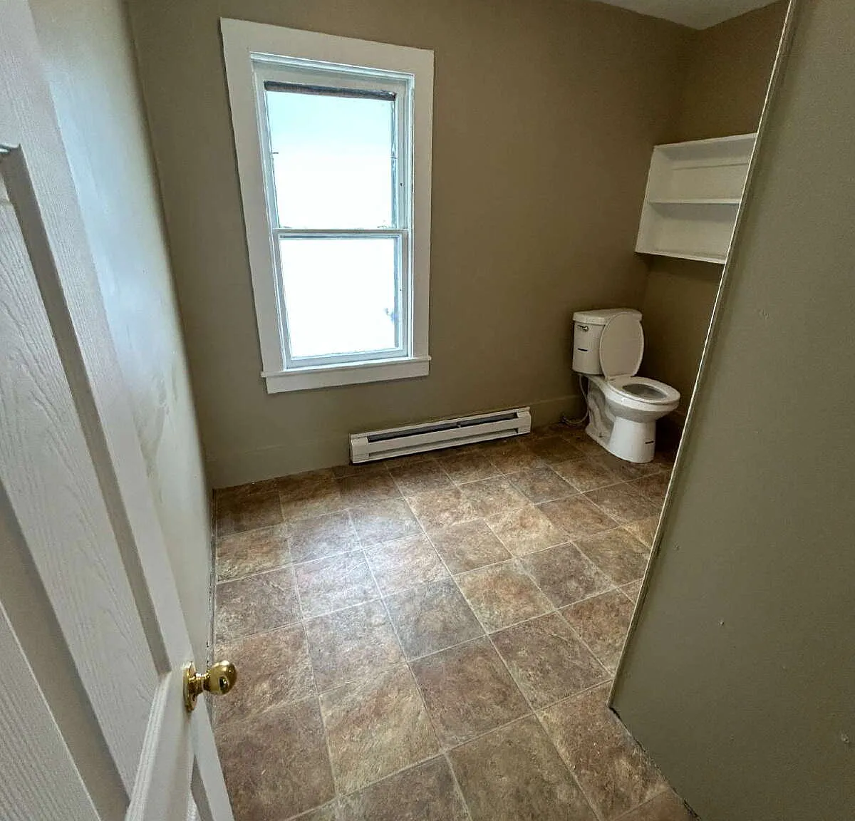 1 bed, 1.0 bath, $995 — Photo 3