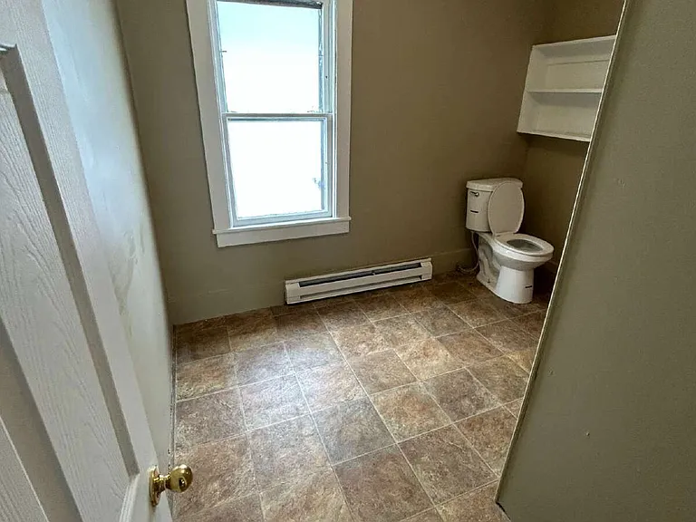 31 Hopkins St #2 — Photo 3