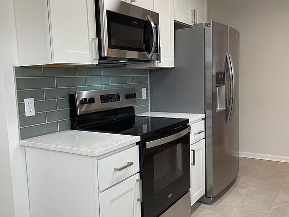 2nd image of 12449 Safeshelter Dr S