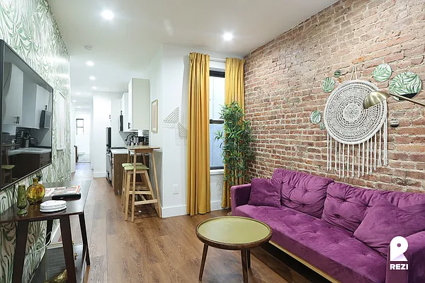 Rented by REZI | media 6