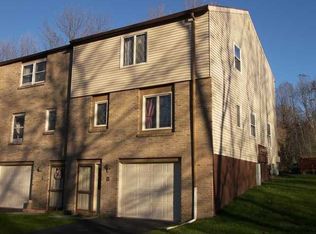 73 Woodridge Trl, Henrietta, NY 14467