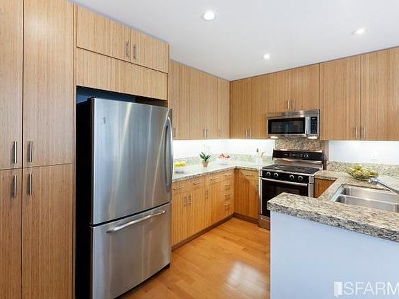 5th image of 235 Berry St APT 313