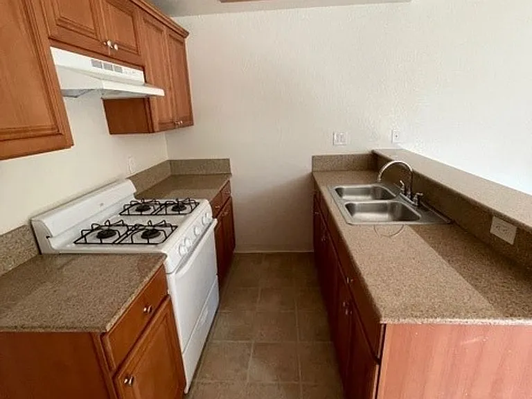 Tujunga Pines — Photo 12