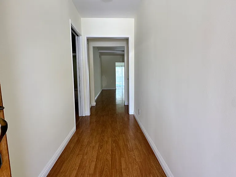 14552 Runnymede St — Photo 10
