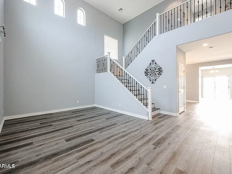 10863 W Washington St — Photo 20