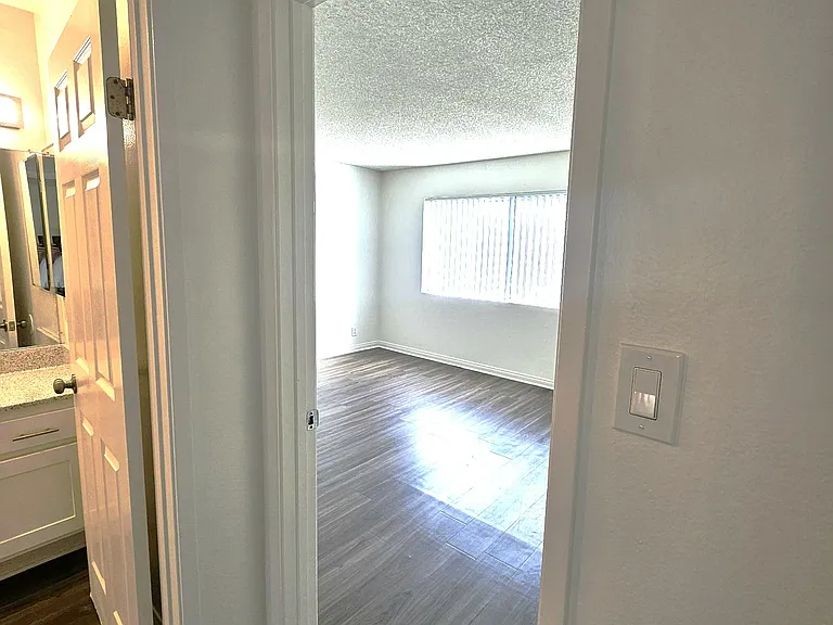 Old Mill Apartments — Photo 22
