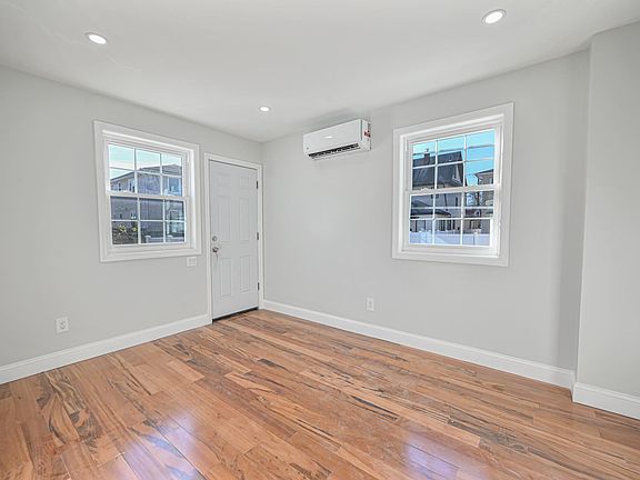 5th image of 130-15 161st St #1
