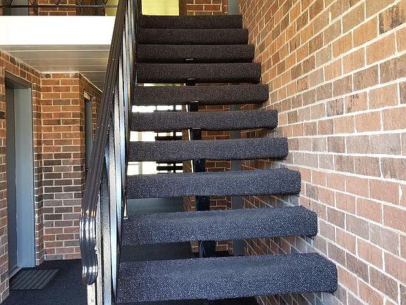 2nd image of 1106 Westover Ln Unit 2A
