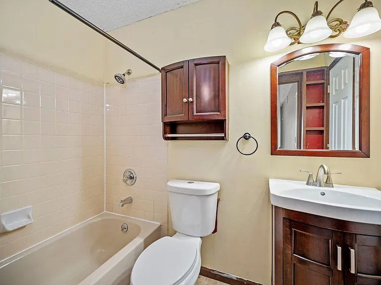 Full Bath 1