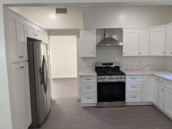 5th image of 4041 Van Buren Pl #1/2
