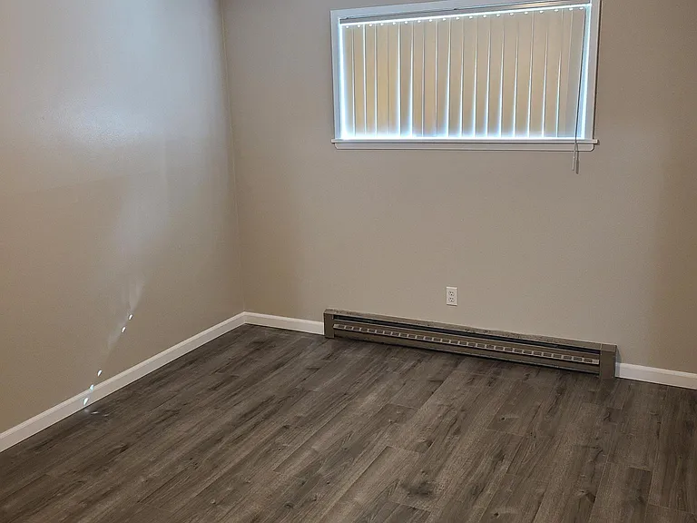 1821 E Main St — Photo 5