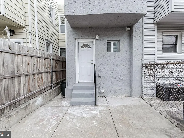 3414 Salmon St — Photo 24
