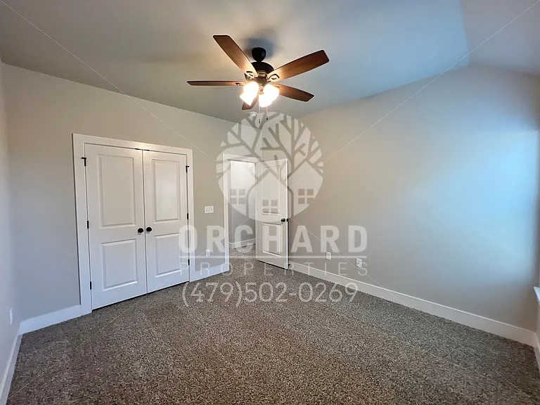 592 Bradford Dr — Photo 13
