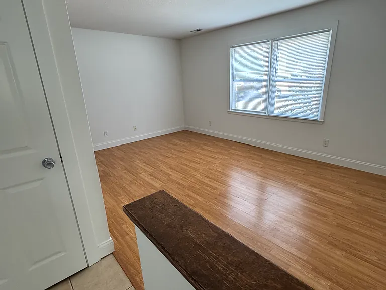 901 Illinois St — Photo 16