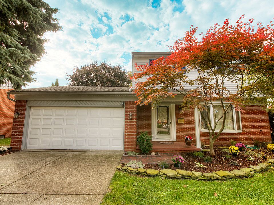 1st image of 32923 Hees St