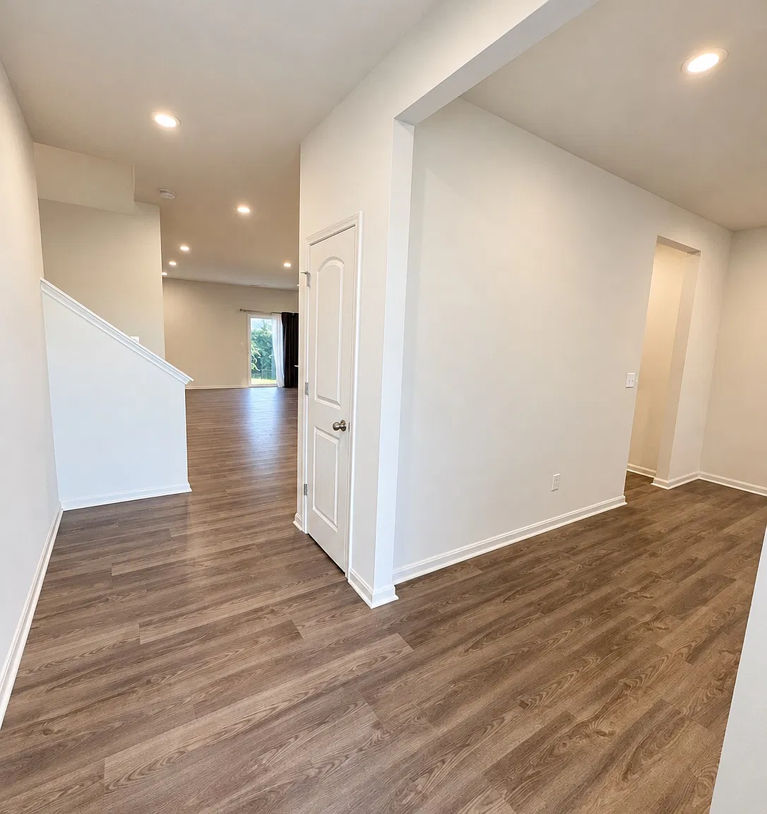 4 bed, 2.5 bath, 3020 sqft, $2,800 — Photo 2