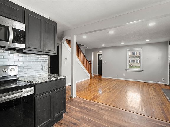 4th image of 35 Merrimac Ave