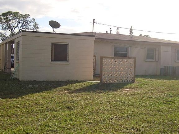 2nd image of 903 Grant Ln