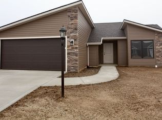 988 Mayrock Dr, Fort Wayne, IN 46818