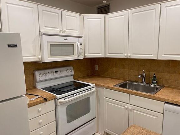 3rd image of 149 Hastings E #I
