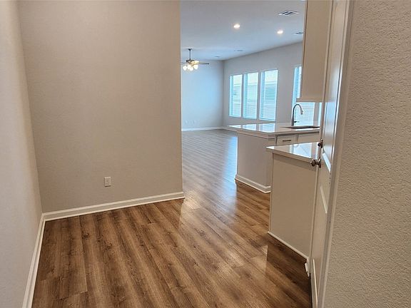 5th image of 424 Los Olives Ln #424