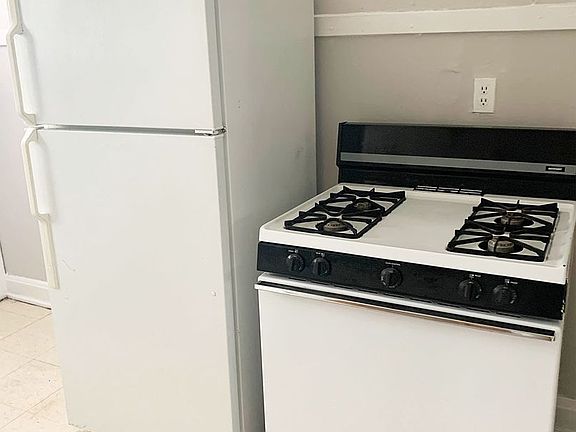 3rd image of 415-419-423 Probasco St #415-16