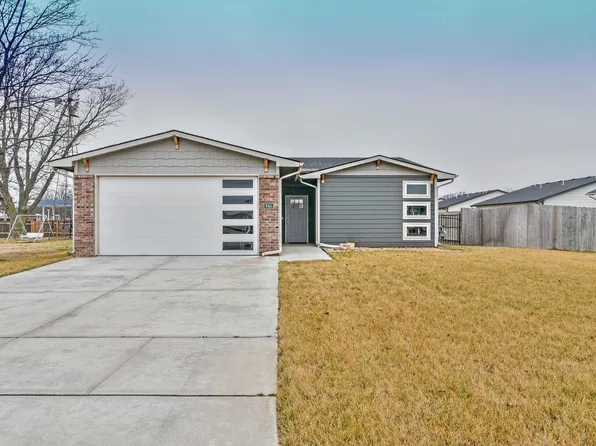 945 Arrow Head St, Clearwater, KS 67026